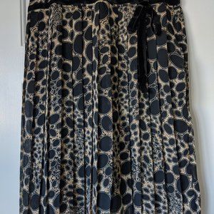 Pretty plated skirt-brand new with tag